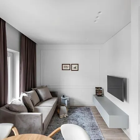 Feels Like - Jauku Kaip Namuose * カウナス