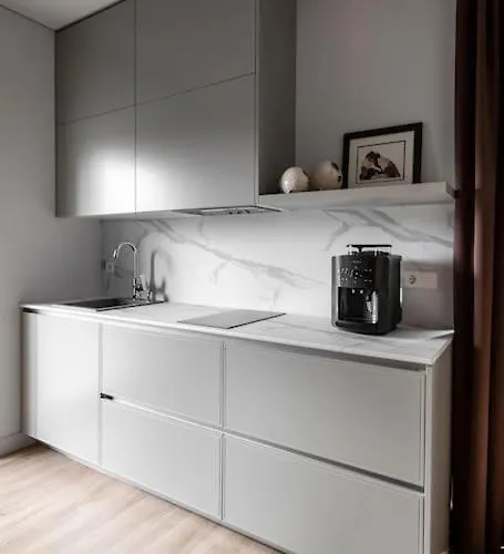 Feels Like - Jauku Kaip Namuose