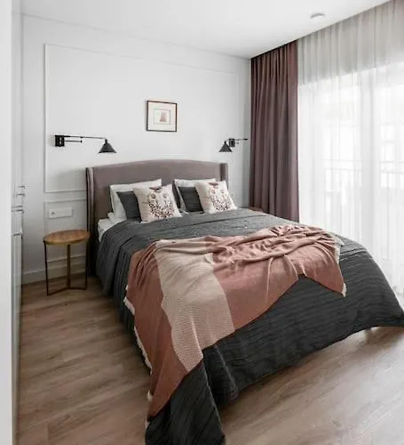 Feels Like - Jauku Kaip Namuose * Kowno